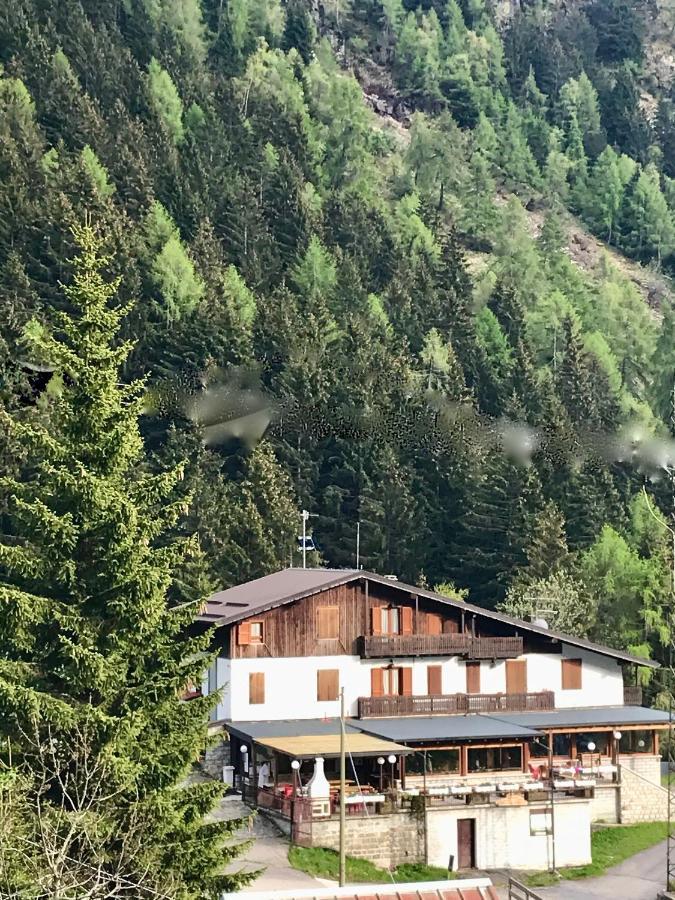 Rifugio Stella Alpina Hotell Saviore dell'Adamello Eksteriør bilde