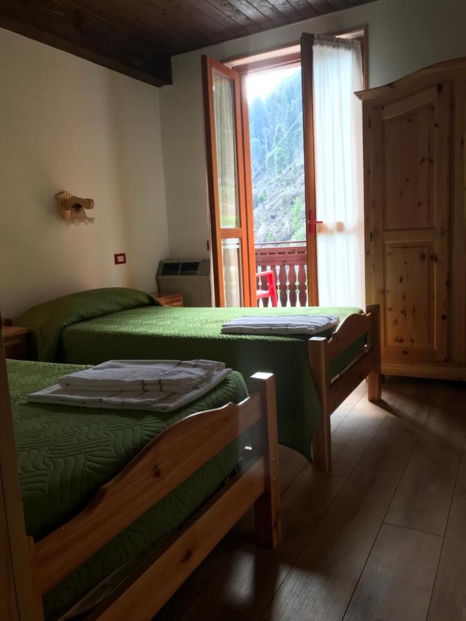 Rifugio Stella Alpina Hotell Saviore dell'Adamello Eksteriør bilde